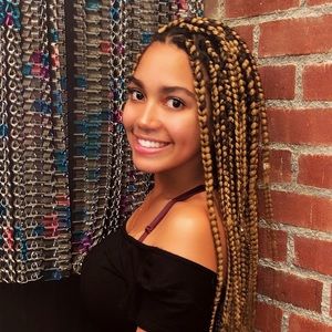 Meet your Posher, Oriana